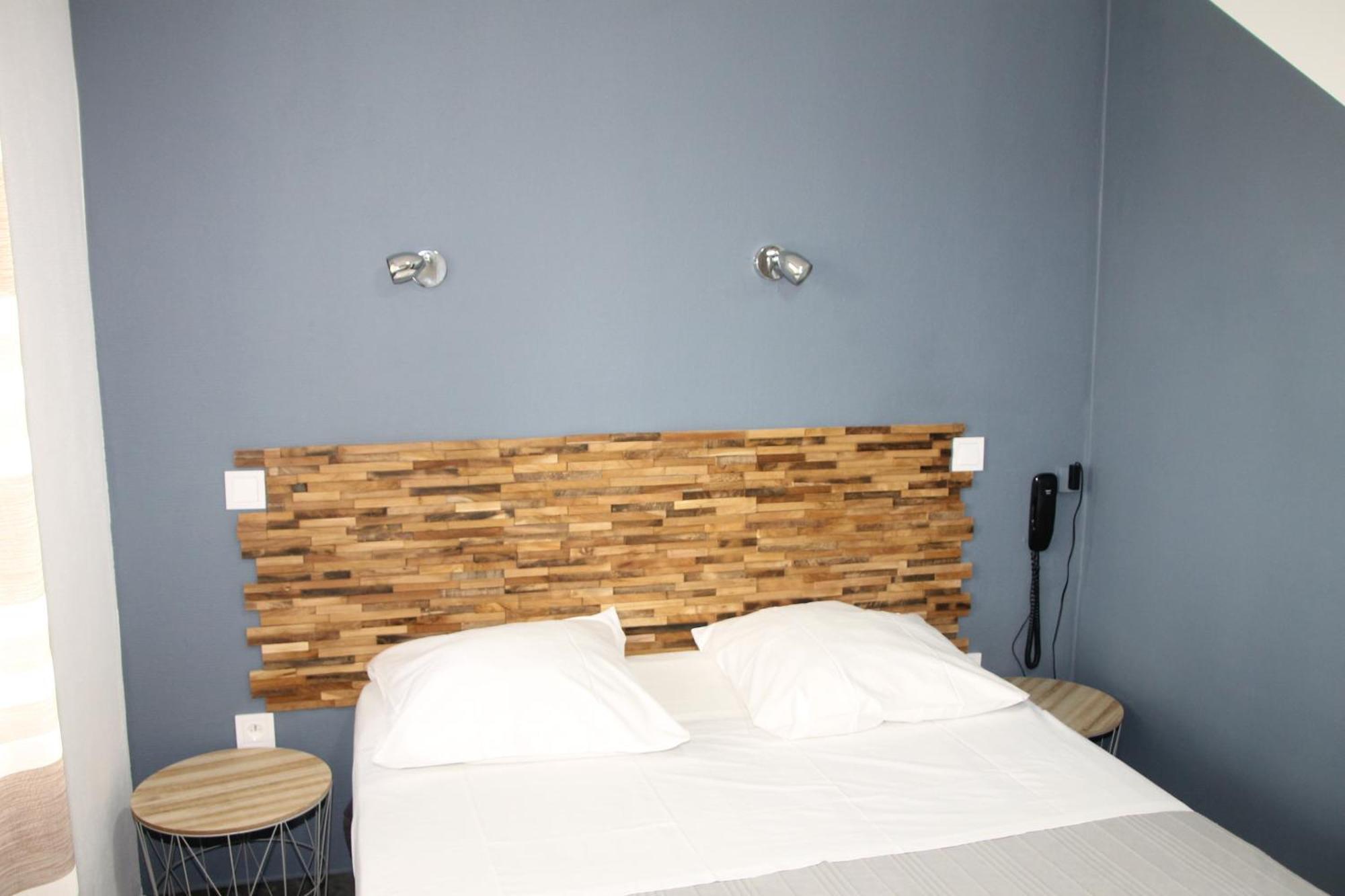 Hotel Des Moulins Allauch Room photo